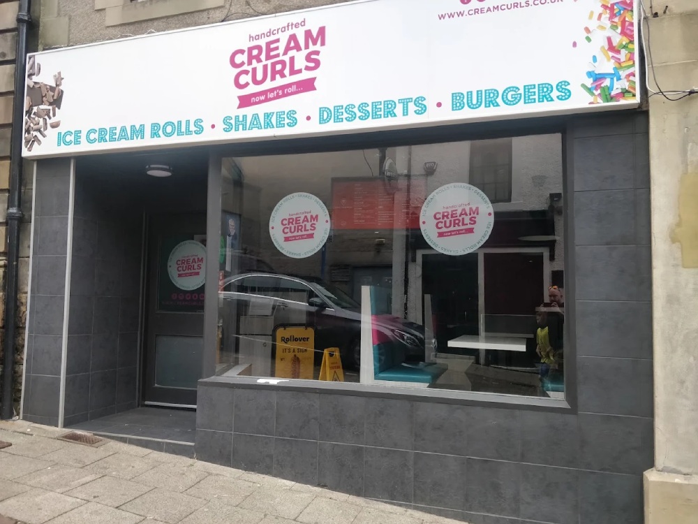 Cream Curls Dessert Shop in Dunfermline 
